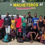 Soldados del ERD detienen dos vehículos con 32 haitianos indocumentados en Valverde y Dajabón