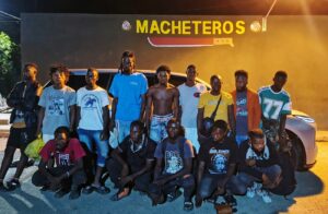 En Montecristi y Valverde soldados del Ejército interceptan a 22 haitianos indocumentados y detienen a presunto traficante de migrantes