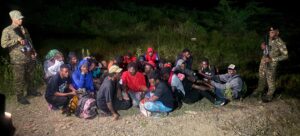 Ejército detiene a 28 extranjeros indocumentados en Dajabón
