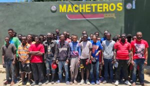 Patrullas del Ejército interceptan a un grupo de 49 haitianos indocumentados en caminos vecinales de Esperanza