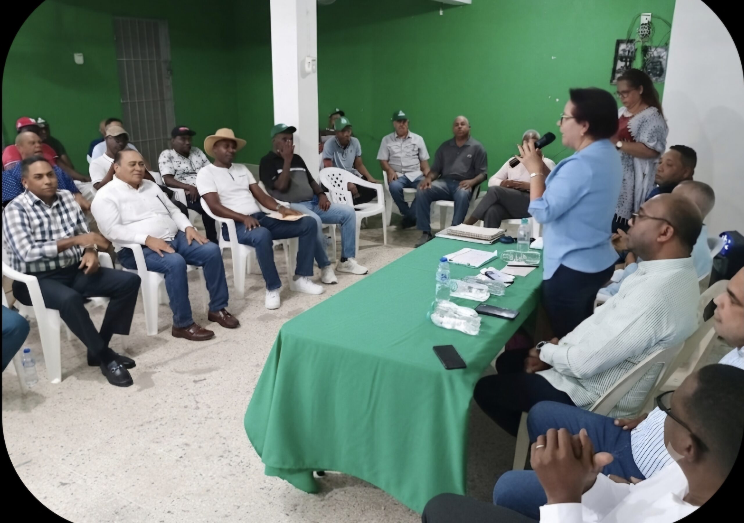 FP Celebra asamblea en el Distrito Municipal la Caleta, integran dirigentes del PRM Y PLD