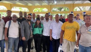 Doctor Luis Cruz Camacho, con agasajo reconoce el valor de los padres dominicanos
