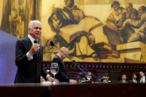De los Santos presenta balance de gestión con 416 iniciativas aprobadas y avances históricos en el Senado