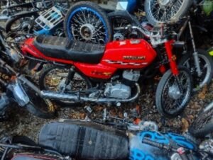 Policía Nacional recupera vehículo y cuatro motocicletas reportados como sustraídos en San Cristóbal