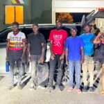 Ejército intercepta vehículo lleno de haitianos en condición migratoria irregular y detiene a dos dominicanos en Dajabón