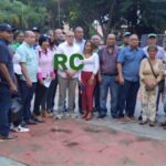 Rafael Castillo escucha quejas y reclamos de ciudadanos de Santo Domingo Este