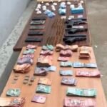 Policía apresa a cuatro hombres y les ocupa gran cantidad de sustancias controladas, armas de fuego, dinero y un vehículo durante operativos preventivos en Hato Mayor