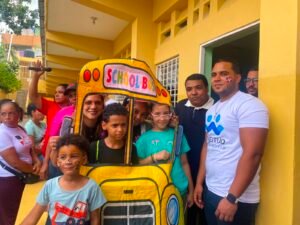 Fundación Juventud por Mi Barrio, Mujeres al Volante y CNTU llevan alegría y útiles escolares a niños de Herrera