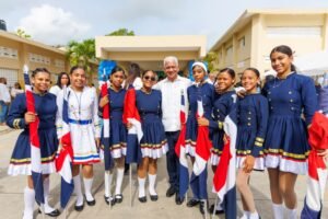 Presidente del Senado, Ricardo de los Santos afirma invertir en educación es invertir en democracia