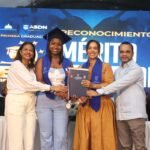Alcaldesa Betty Gerónimo encabeza Primera Graduación Municipal de SDN
