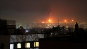 Ataques masivos de EE.UU. contra Irán dejan al menos 18 muertos y 68 heridos