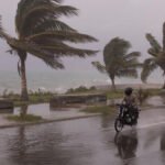 Vaguada y una onda tropical generan aguaceros, tronadas y ráfagas viento en varias zonas de RD