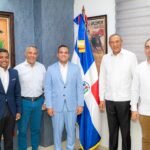 Elmerk Jonas se reúne con senadores y anuncia preparación del primer Foro Legislativo Plus