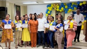 Hogar Crea Dominicano gradúa 22 mujeres del taller de escritura creativa “Esta historia tiene mi nombre”