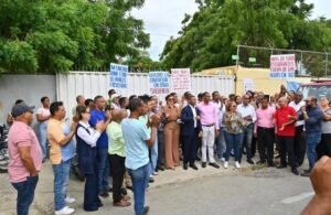 FP pide declarar a Santiago en estado de emergencia educativa ante deterioro y paralización de escuelas