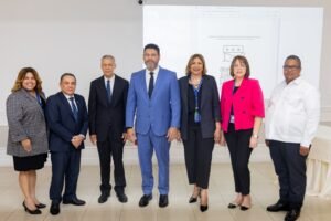 Senado capacita a su personal con la Conferencia Magistral “El Constitucionalismo Social Dominicano”