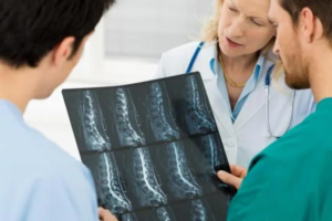 ¿Un tumor óseo siempre significa cáncer? Esto es lo que hay que saber 