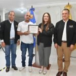 JCE reconoce al cedulado número 4 millones; advierte de inhabilitación civil a quien no renueve antes de abril 2027