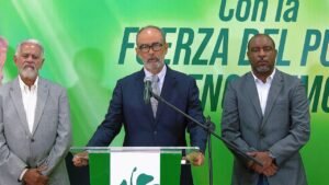 Durante gobiernos de Leonel el país produjo arroz suficiente para consumir y exportar, asegura Héctor Acosta