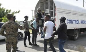 La DGM inforama que el país deportó a 3,126 haitianos indocumentados en tres días